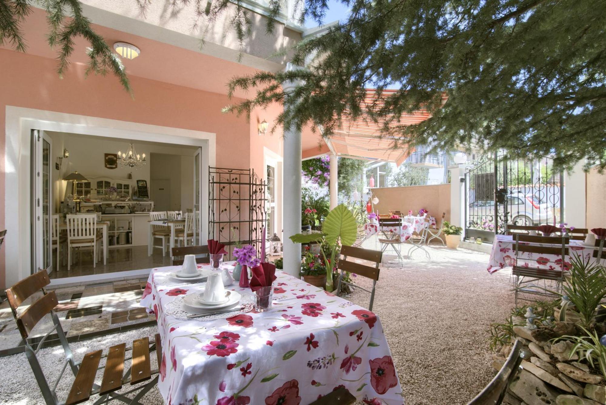 Hotel Villa Vera 2 Fažana Buitenkant foto